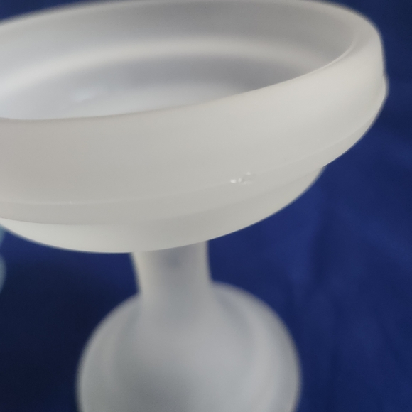 Vintage LE Smith Woodrose Leaf Blue Frosted Satin Glass Fairy Lamp - Picture 6 of 7